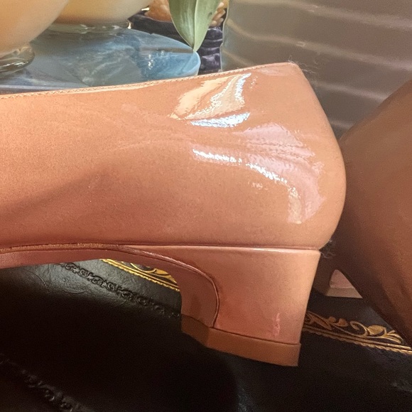 Stuart Weitzman bone patent - Picture 5 of 8